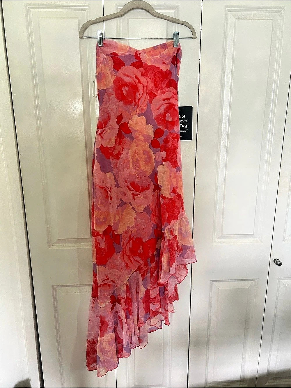 Lulus Floral Maxi Strapless Dress in Pink & Red
Size: Large